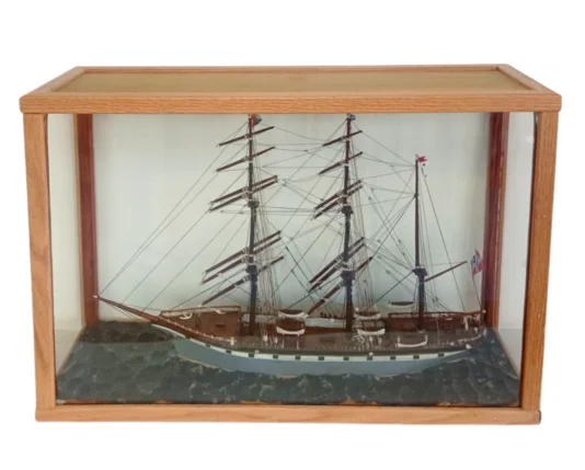 Skipsmodell i glassmonter Albert af Mandal fra18000-tallet Skutemodel Albert af Mandal